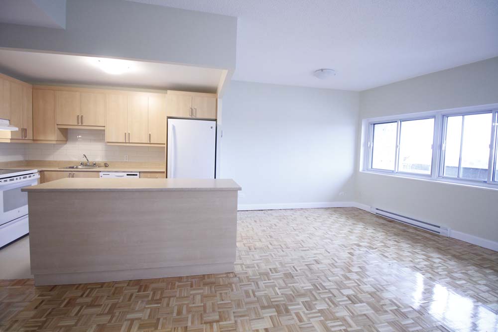 1 bedroom regular Bayside Lakeshore Apartments in Montreal